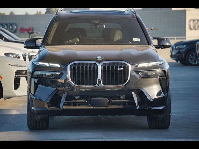 2025 BMW X7 M60i