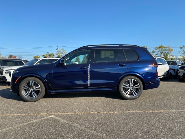 2025 BMW X7 M60i