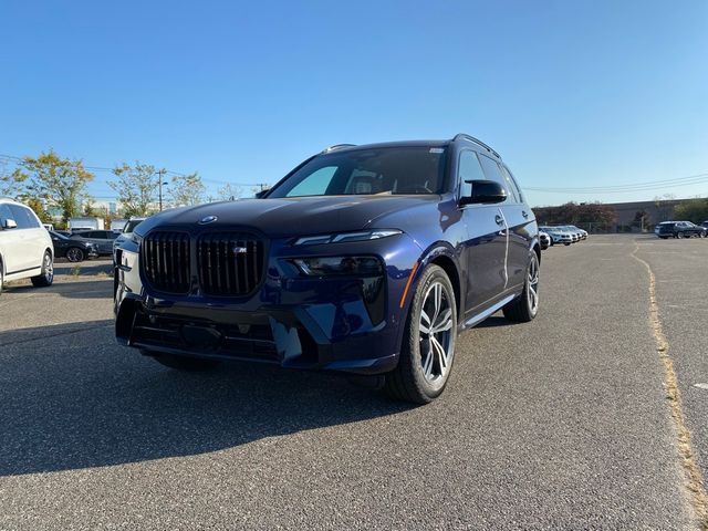 2025 BMW X7 M60i