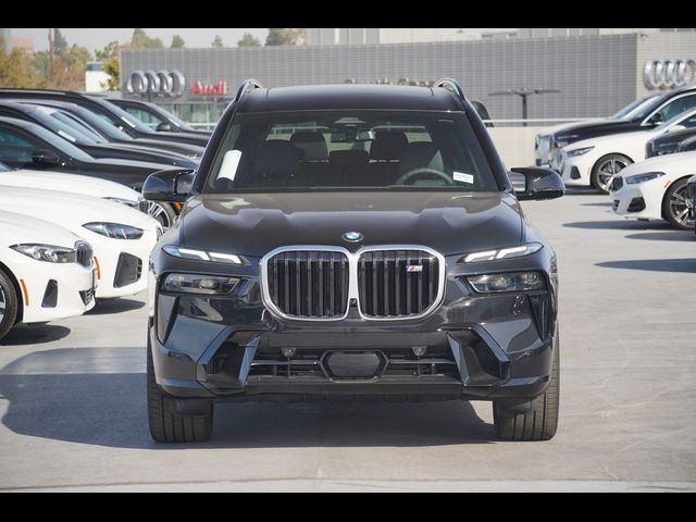 2025 BMW X7 M60i