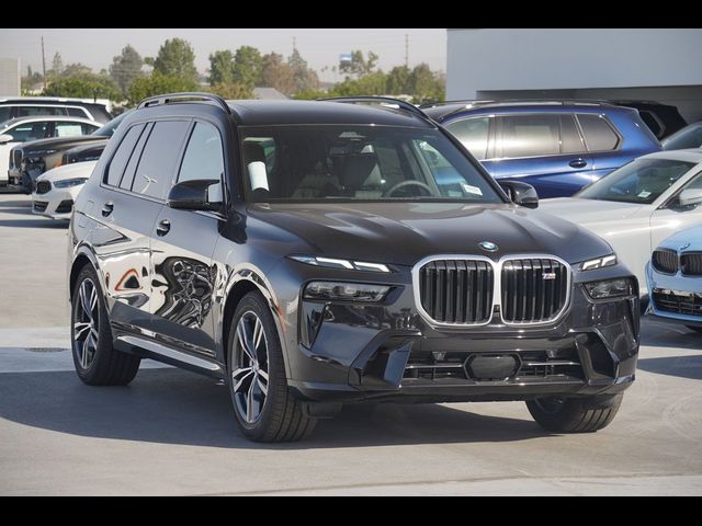 2025 BMW X7 M60i