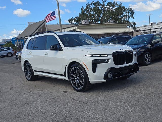 2025 BMW X7 M60i