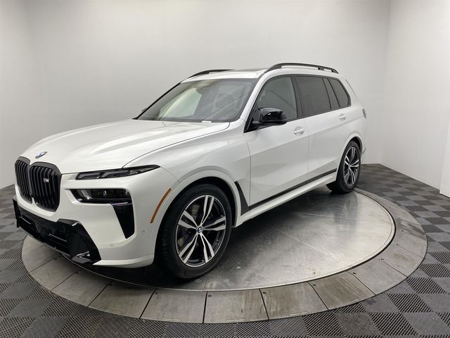 2025 BMW X7 M60i