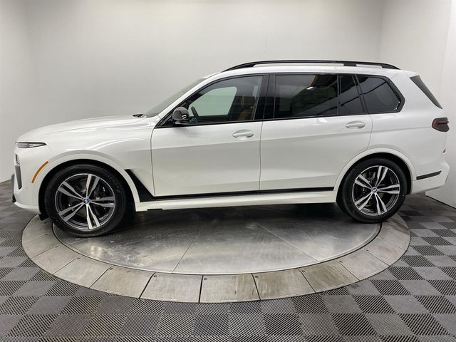 2025 BMW X7 M60i