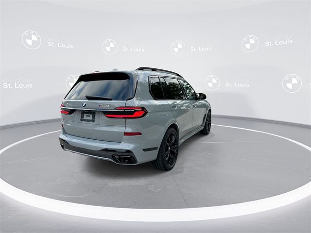 2025 BMW X7 M60i