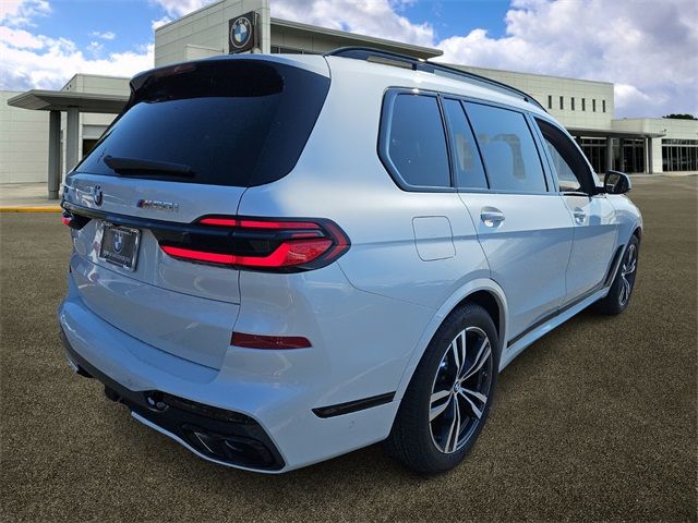 2025 BMW X7 M60i