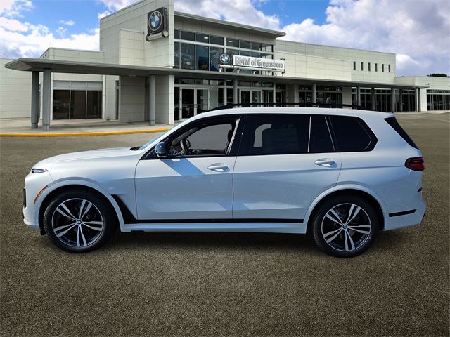 2025 BMW X7 M60i