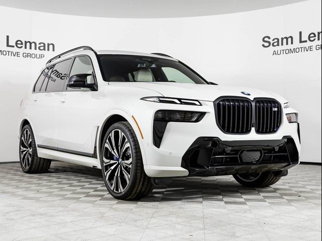 2025 BMW X7 M60i