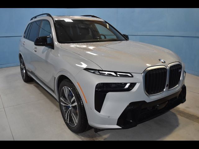 2025 BMW X7 M60i