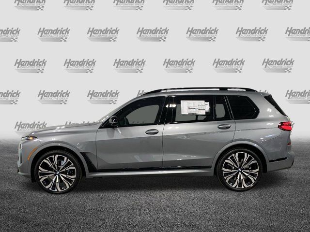 2025 BMW X7 M60i