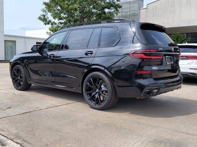 2025 BMW X7 M60i