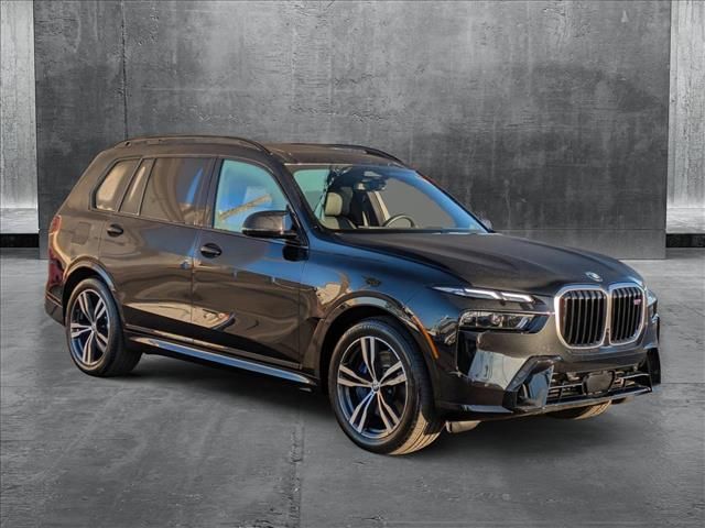 2025 BMW X7 M60i