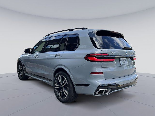 2025 BMW X7 M60i