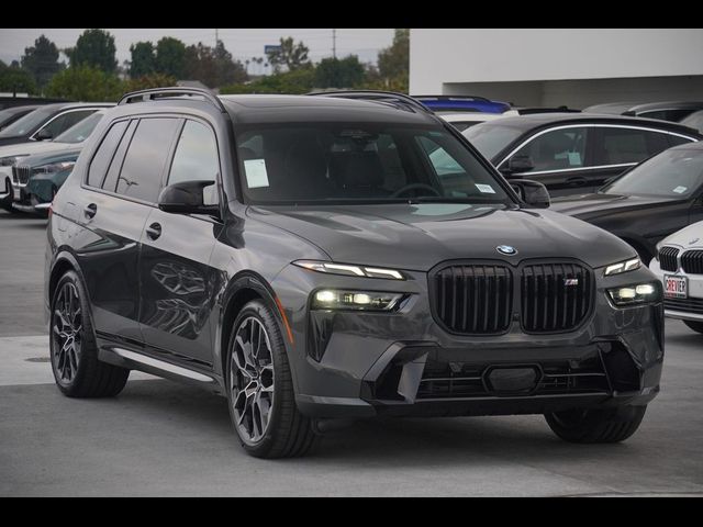 2025 BMW X7 M60i