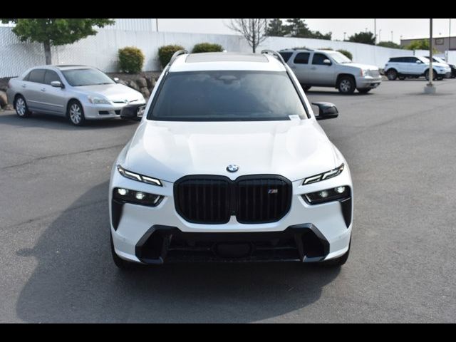 2025 BMW X7 M60i