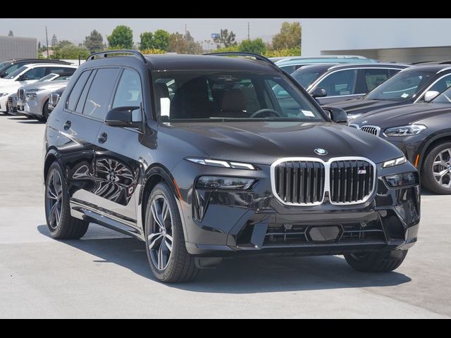 2025 BMW X7 M60i