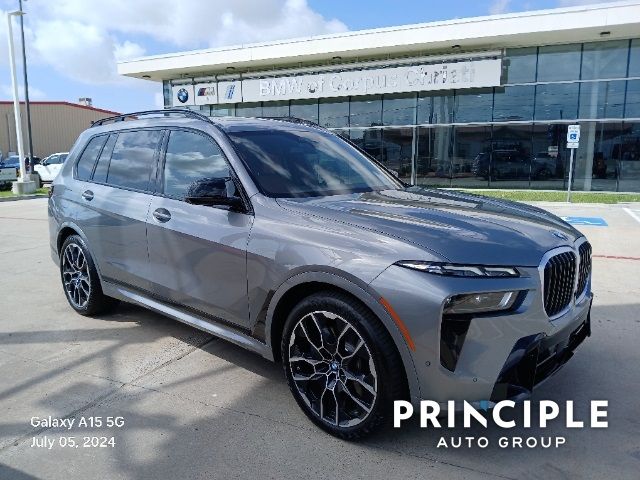 2025 BMW X7 M60i