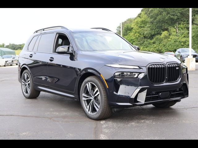 2025 BMW X7 M60i