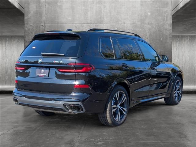 2025 BMW X7 M60i