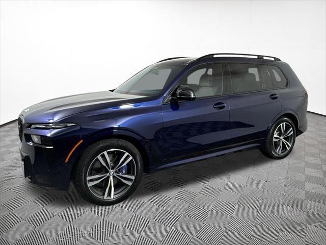 2025 BMW X7 M60i