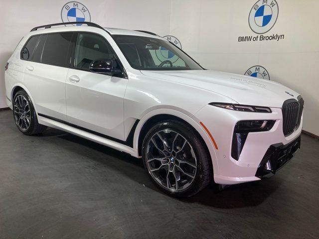 2025 BMW X7 M60i