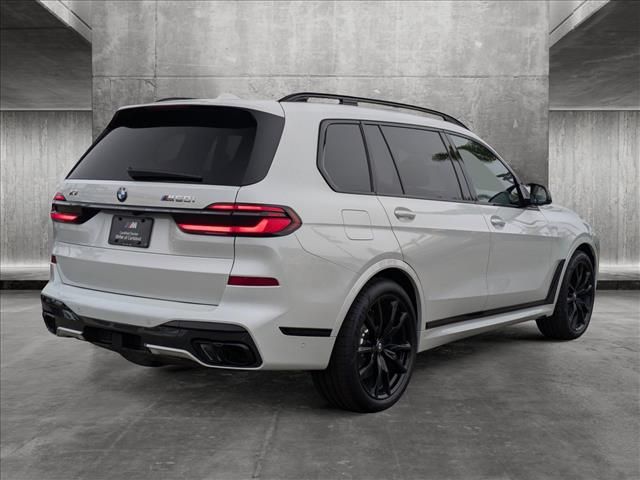 2025 BMW X7 M60i