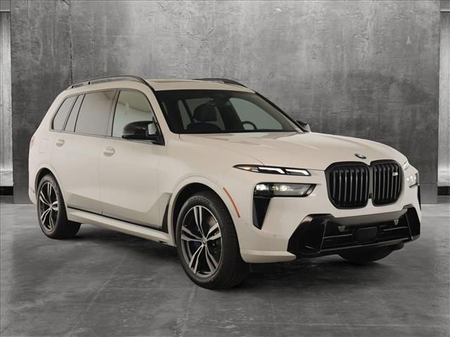 2025 BMW X7 M60i