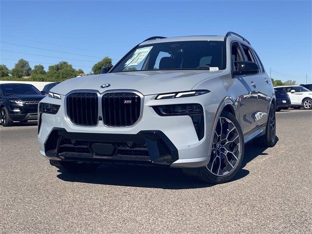 2025 BMW X7 M60i