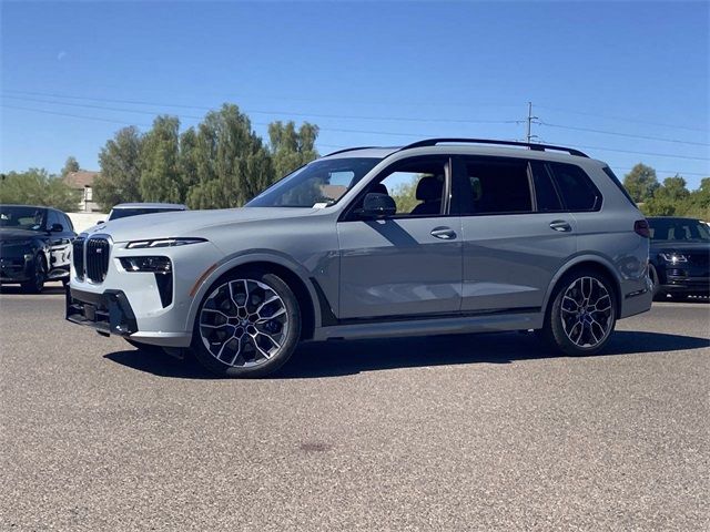 2025 BMW X7 M60i