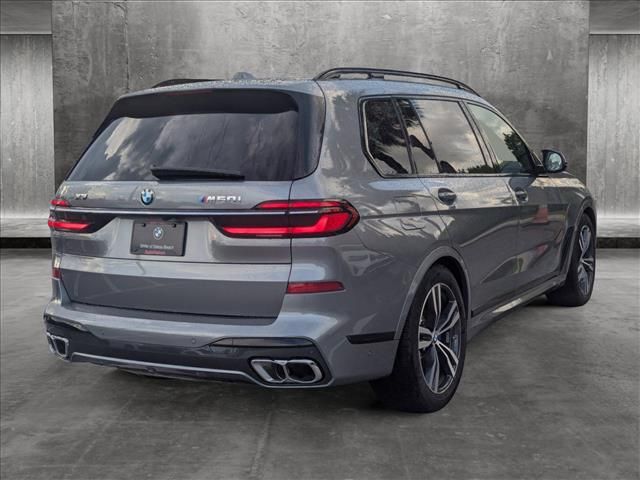 2025 BMW X7 M60i