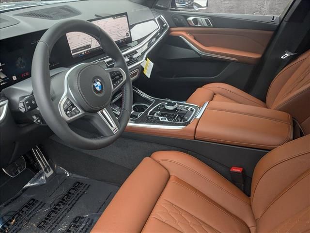 2025 BMW X7 M60i