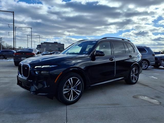 2025 BMW X7 M60i