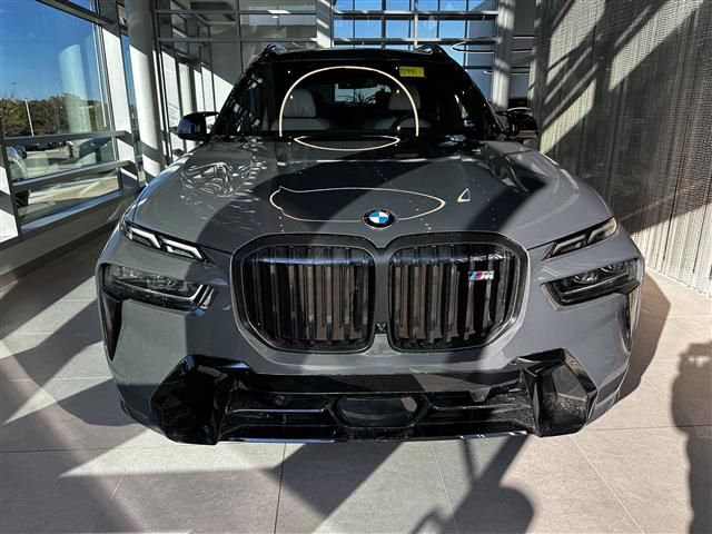 2025 BMW X7 M60i