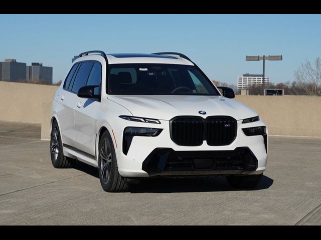 2025 BMW X7 M60i