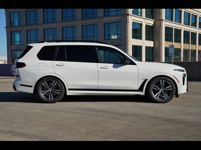 2025 BMW X7 M60i