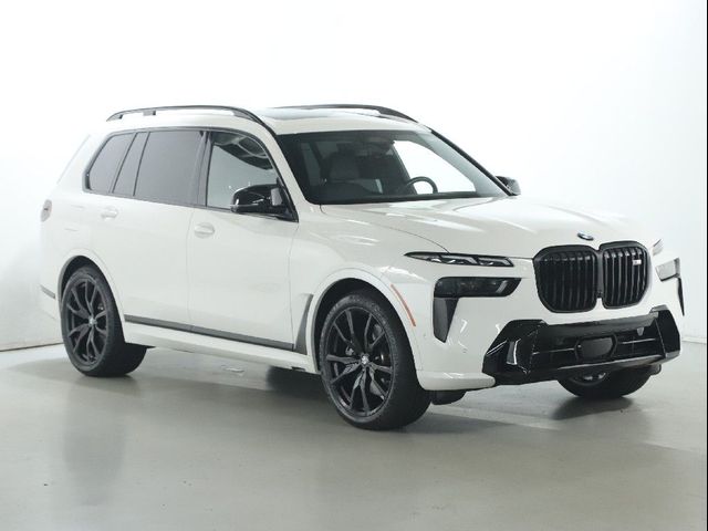 2025 BMW X7 M60i