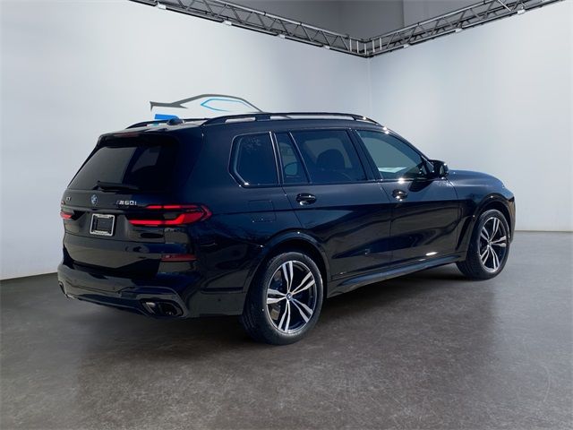 2025 BMW X7 M60i