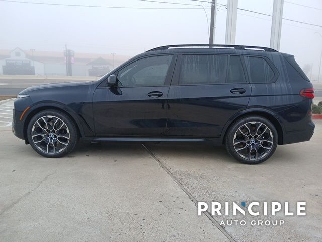 2025 BMW X7 M60i