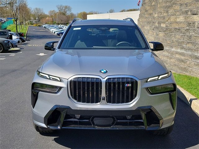 2025 BMW X7 M60i