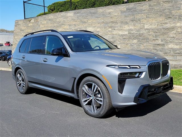 2025 BMW X7 M60i