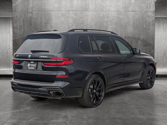 2025 BMW X7 M60i