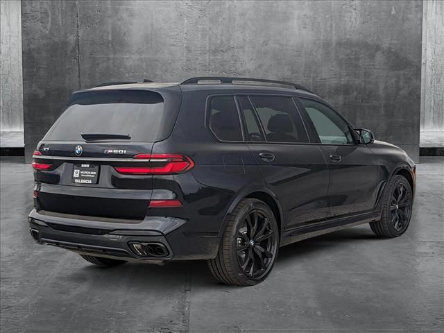 2025 BMW X7 M60i