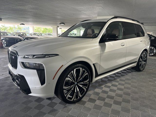 2025 BMW X7 M60i