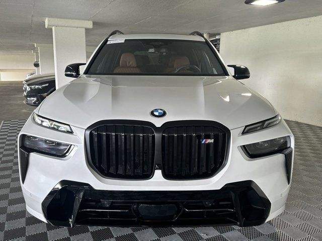 2025 BMW X7 M60i