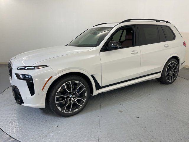 2025 BMW X7 M60i