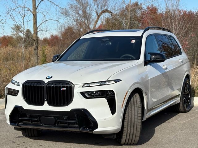 2025 BMW X7 M60i