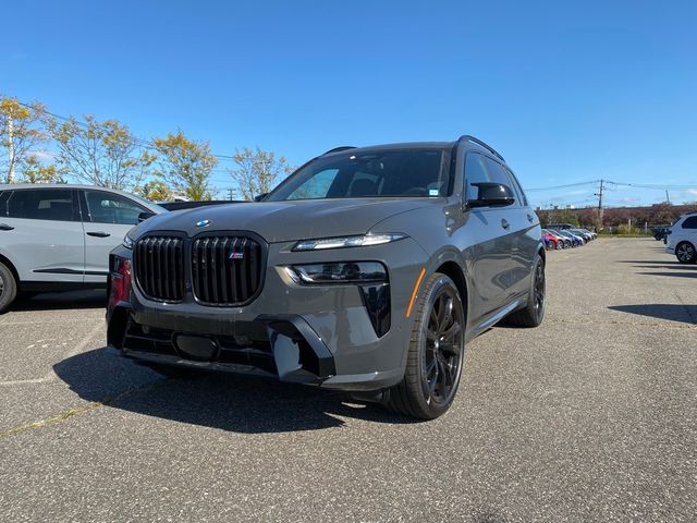 2025 BMW X7 M60i