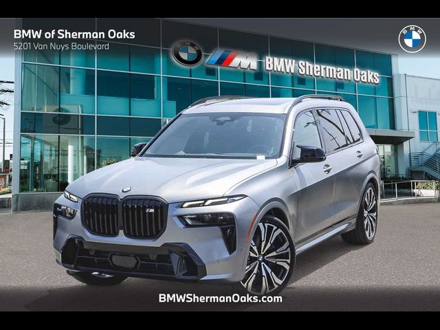 2025 BMW X7 M60i