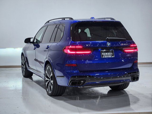 2025 BMW X7 M60i