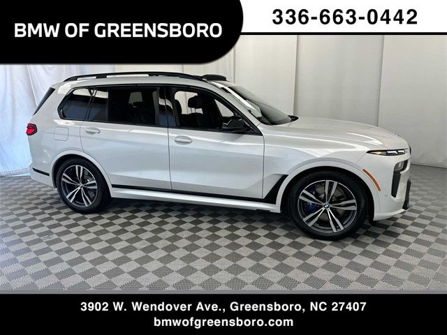 2025 BMW X7 M60i